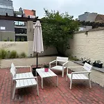 Centraal gelegen gezellig verblijf met groot terras